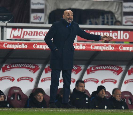  帕德博恩顽强拼搏精神，德甲小球会书写励志篇章  